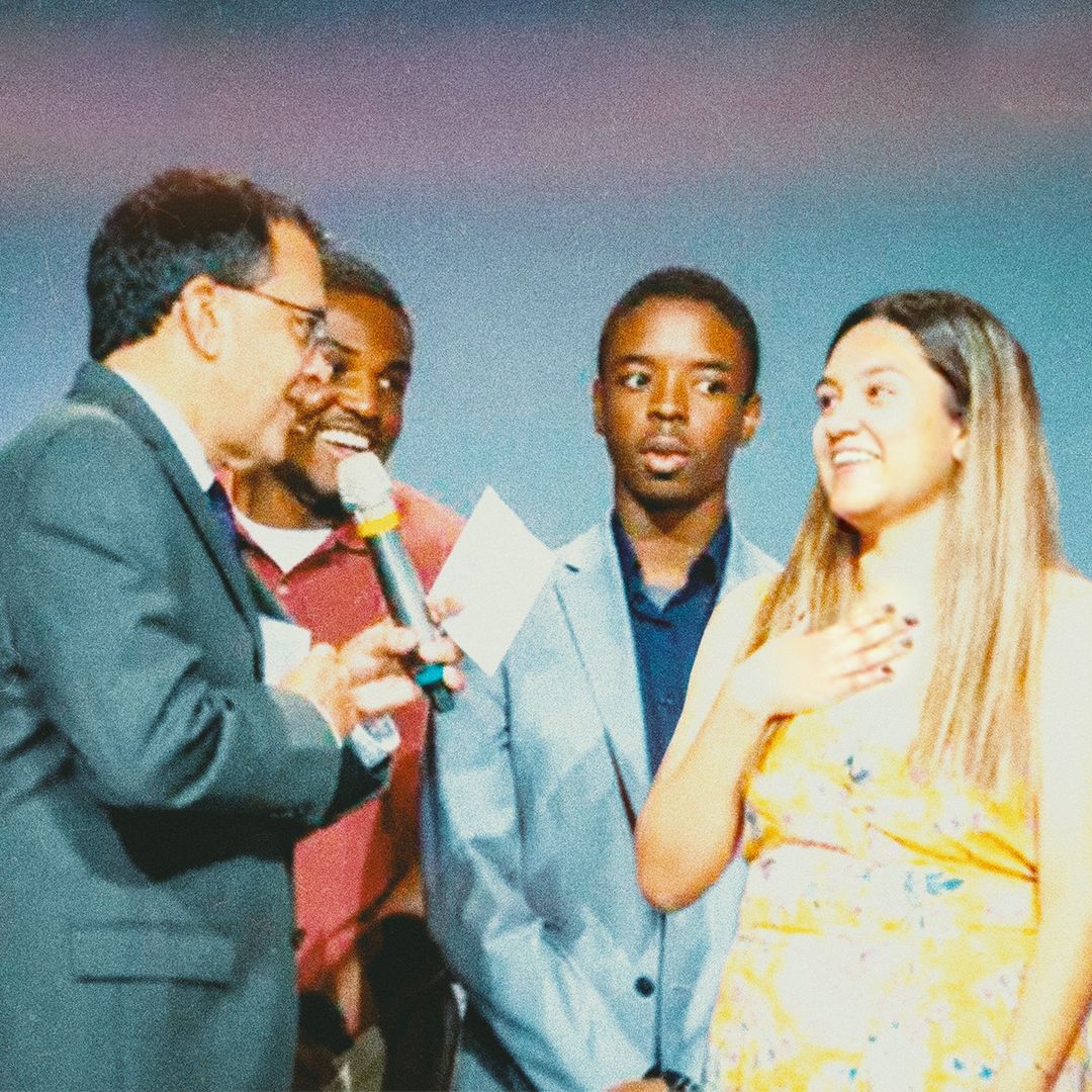 Edward Márquez presenting